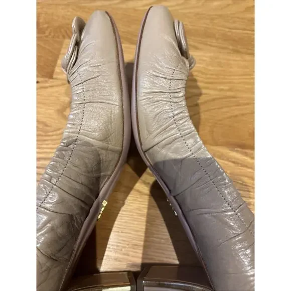 PRADA Nude tan Leather Gold Trim Chunky Heel Pump Flower Embellishment 38 1/2 8 - Picture 13 of 16